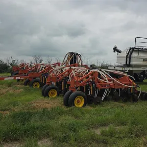 2002 Bourgault 5720 Series II Air Drill & 1999 4350 Air Cart
 UNRESERVED