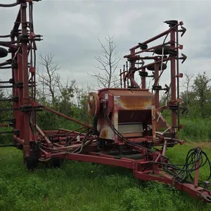 Case 5600 Chisel Plow with Valmar 1655 Airflo
 UNRESERVED