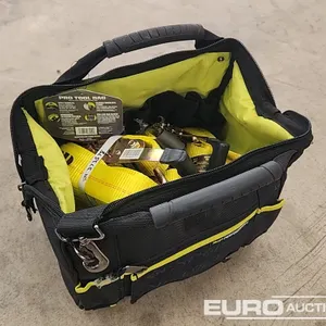 Unused 4 Ton X 8m Ratchet Straps (4 of) & Carry Bag 