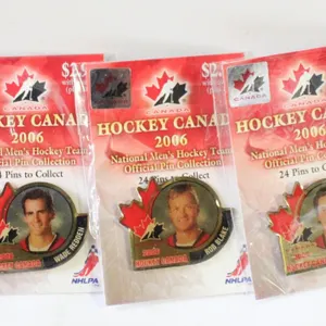 LOT OF 5 HOCKEY PINS CANADA 2006