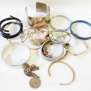 ESTATE 16PCS LADIES BANGLES/BRACELETS