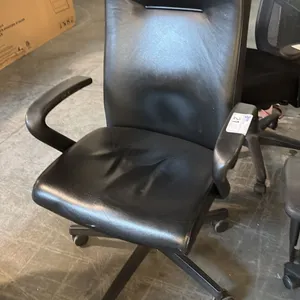 BLACK HI-BACK  EXECUTIVE CHAIR