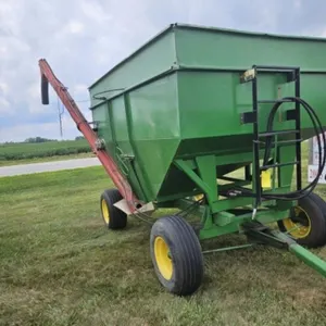 Gravity Wagon NH Gear, J & M Side Auger w/Flightin