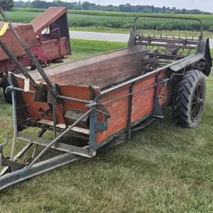 New Idea Ground Driven Manure Spreader