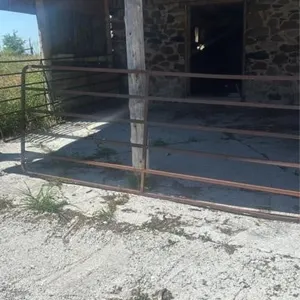 OFF SITE -Gate metal 10ft