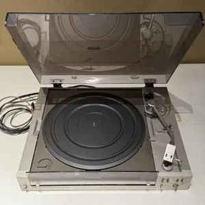 AIWA D50 Turntable System