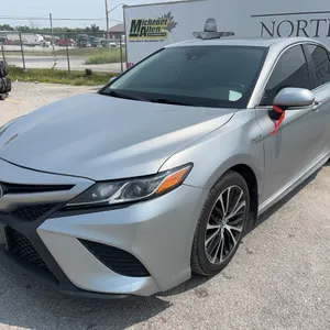 2018  Toyota  Camry Hybrid  SE 4dr Sedan