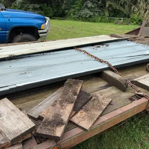 Corrugated Metal - 16 Pieces