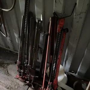 Lot of Farm Jack / Hi-Lift Mechanical Jacks