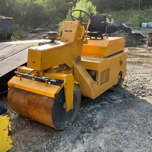 2001 LEEBOY TANDEM VIBRATORY ROLLER