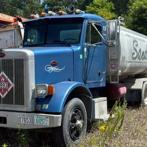 1987 PETERBILT 357 FUEL & LUBE TRUCK VIN: 1XPAL59X8HN251208