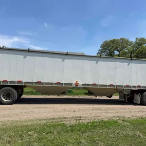 1998 Cornhusker 800 Hopper Trailer