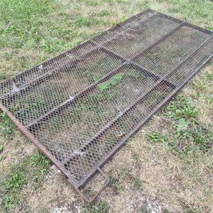 98'' x 49'' Steel Expanded-Metal Ramp
 UNRESERVED