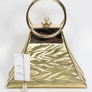 VINTAGE STYLE GOLF CLUTCH WITH CHAIN SHOULDER STRA