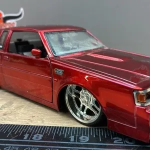 Jada 1:24 1987 Buick Grand National Low Rider.
