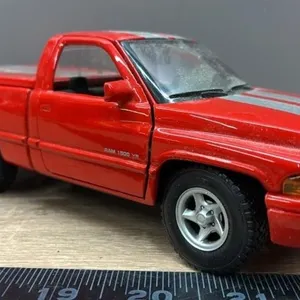 Maisto 1:25 Dodge Ram.