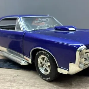 ERTL 1:18 1957 Pontiac GTO. Missing Driver’s Side