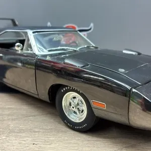 ERTL 1:18 1970 Plymouth Superbird. Missing Driver