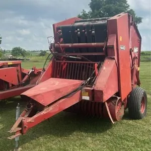 MF 1440 round baler