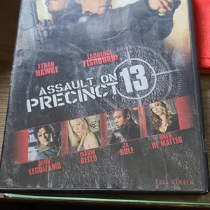 Assault on Precinct 13 (2005) Full Screen DVD with Case, Starring Ethan Hawke and Laurence Fishburne