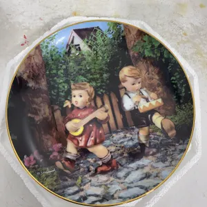 Vintage M.I. Hummel Porcelain Collector Plate