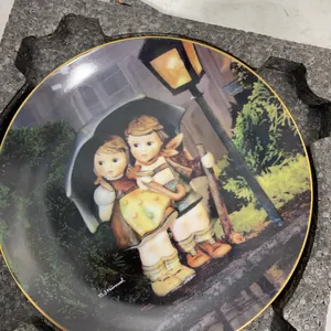 Vintage M.I. Hummel Porcelain Collector Plate