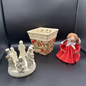 Christmas Vase, Nativity Scene. Paper Mache Angel