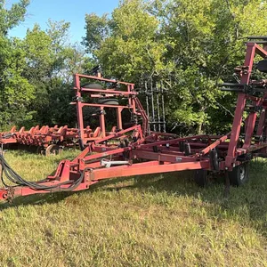 Case IH 5600 33’ chisel plow