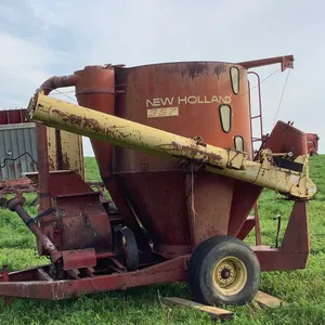 Red New Holland MIX MILL 357 Single Axle