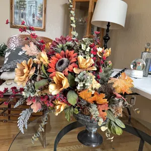 Large, artificial flower display