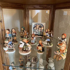 Figurine set, Goebel west Germany, winner takes the entire set (12 pieces)
