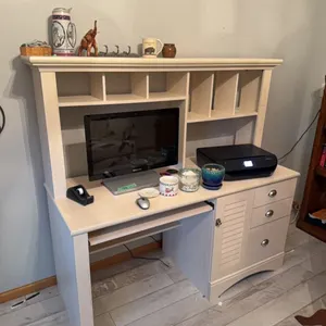Large office desk, nice shape, modern color