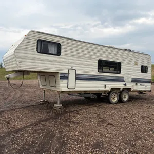 1992 Wildwood by Rockwood F1262 24' RV Trailer