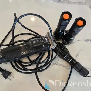 LOT WITH (3) FLASHLIGHTS AND ELECTRIC OSTER RAZOR