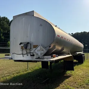 1977 Fruehauf TAG-F2-F tank trailer
