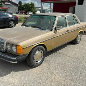 1977 Mercedes-Benz 280E 4 Dr Sedan, 2.8L 6 Cyl, Auto, RWD, 159,749 Mi Showing, Power Sunroof, A/C