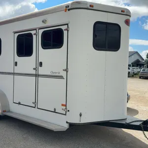 2012 Sundowner Charter SE 2-Horse Straight Load Bumper Pull Trailer — All Aluminum, Front Tack