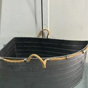 Metal tote