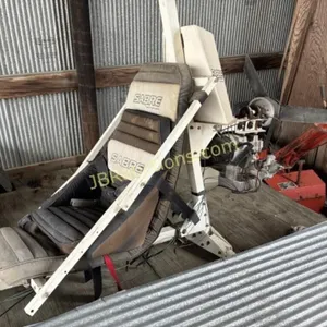 SABRE TRIKE SALVAGE - HAS MOTOR AND WINGS