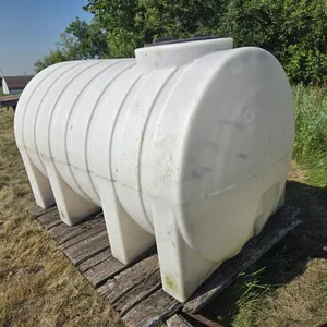 400 GALLON POLY WATER TANK
