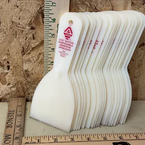 20 Ct. Amco 3/32" Notch Disposable Adhesive Spreaders