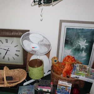 Décor, Puzzles & Books