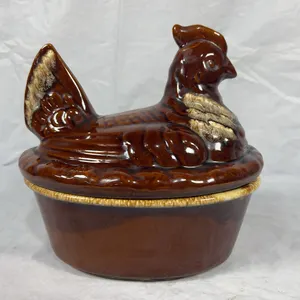 Hull Brown Drip Hen on Nest
