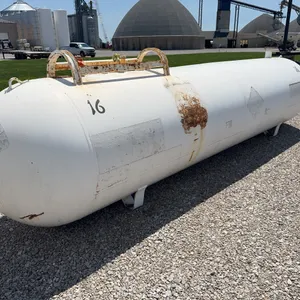 1000 Gal - 15 1/2’ Long x 44” Diameter Steel Tank - has broken baffle on the inside