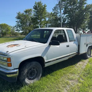 GMC 2500 Ext Cab w/ 8’ Utility Bed