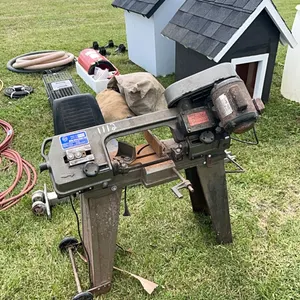 Metal cutting band saw  (GST 5% charged)