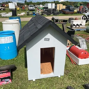 Unused dog house.  (GST 5% charged)