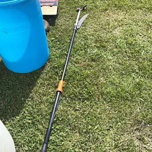Extendable pole saw  (GST 5% charged)