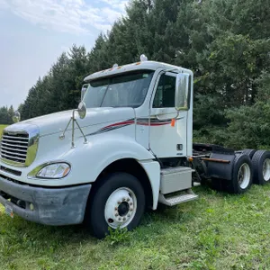 2007 Freightliner Columbia Day Cab Semi (Has WI Title)(Custer, WI)