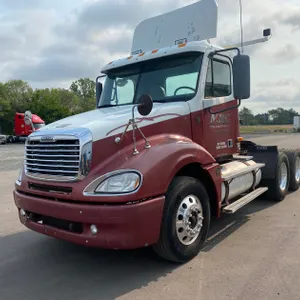2004 Freightliner Day Cab Semi Tractor (Has WI Title) (Eau Claire, WI)